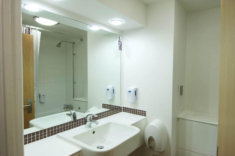 וורינגטון Premier Inn Haydock Park/M6 J23 מראה חיצוני תמונה
